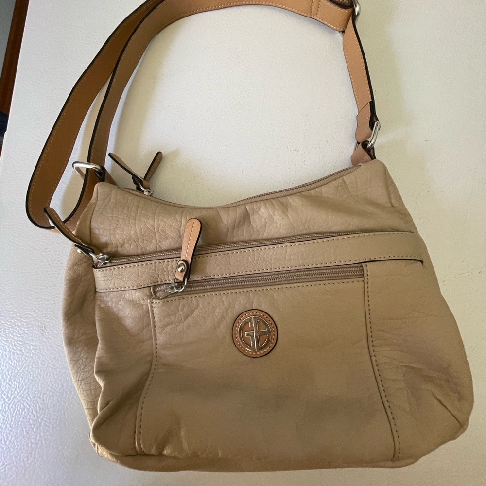 Giani Bernini purse/crossover Bag . 13” X. 9”. Lot of pockets Great shape! - Picture 3 of 8